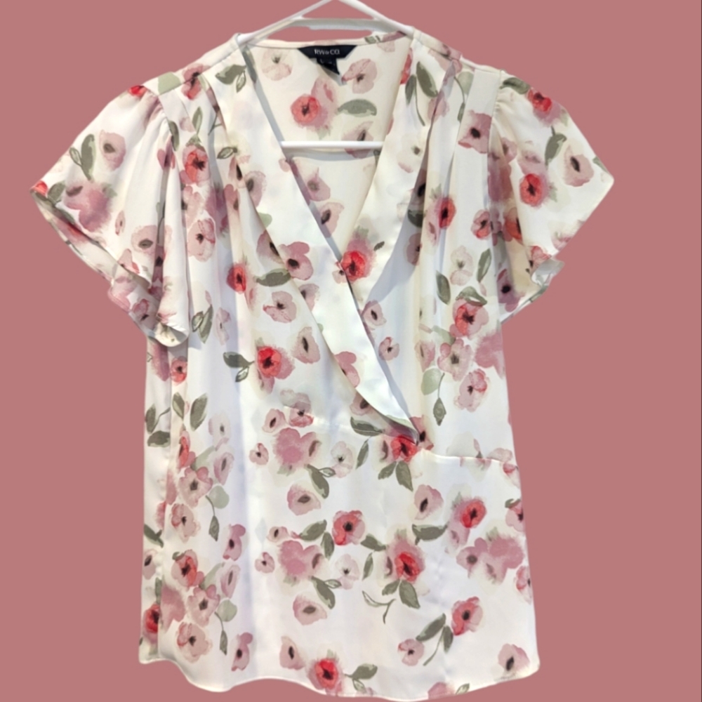 RW &CO floral top size S